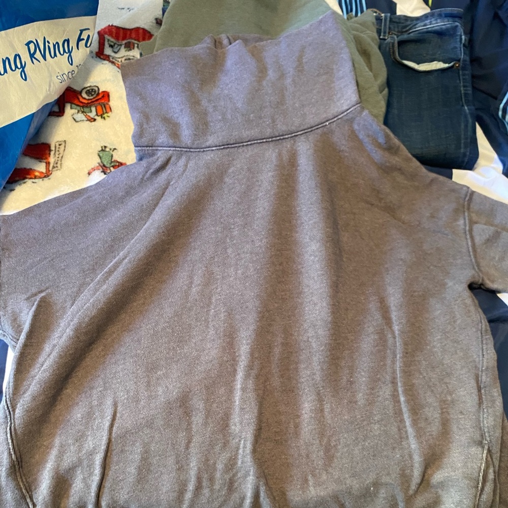 Medium women’s sweatshirt